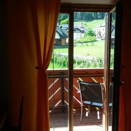 Huatscher Apartman *
