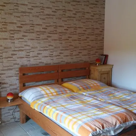 Huatscher Apartment *