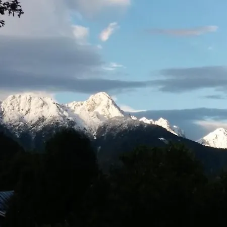 Huatscher Apartman *